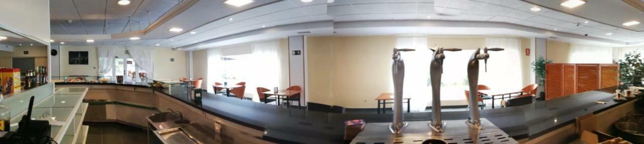 Hotel Lisboa Castrillo de la Guareña Екстериор снимка